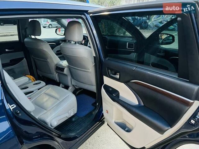 Тойота Хайлендер 2016 в Киеве на Automoto.ua Синий Тойота Хайлендер, объемом двигателя 3.55 л и пробегом 187 тыс. км за 24000 $, фото 3 на Automoto.ua