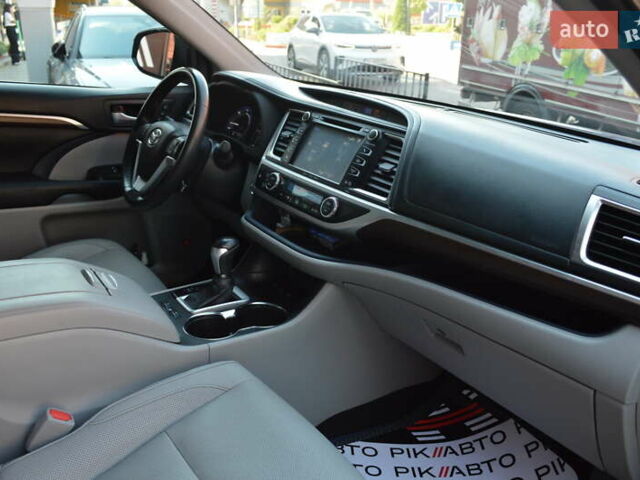 Синий Тойота Хайлендер, объемом двигателя 3.5 л и пробегом 101 тыс. км за 29900 $, фото 46 на Automoto.ua