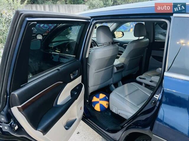 Тойота Хайлендер 2016 в Киеве на Automoto.ua Синий Тойота Хайлендер, объемом двигателя 3.55 л и пробегом 187 тыс. км за 24000 $, фото 8 на Automoto.ua