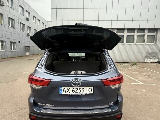 Тойота Хайлендер 2017 в Киеве на Automoto.ua Синий Тойота Хайлендер, объемом двигателя 3.5 л и пробегом 110 тыс. км за 24600 $, фото 4 на Automoto.ua