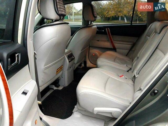 Зеленый Тойота Хайлендер, объемом двигателя 3.5 л и пробегом 215 тыс. км за 13100 $, фото 6 на Automoto.ua