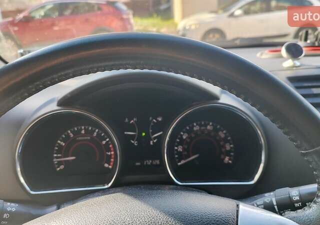 Зеленый Тойота Хайлендер, объемом двигателя 3.46 л и пробегом 275 тыс. км за 15200 $, фото 3 на Automoto.ua