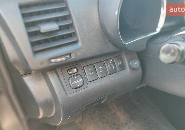 Зеленый Тойота Хайлендер, объемом двигателя 3.46 л и пробегом 275 тыс. км за 15200 $, фото 15 на Automoto.ua