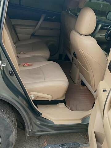 Зелений Тойота Хайлендер, об'ємом двигуна 3.46 л та пробігом 139 тис. км за 18600 $, фото 5 на Automoto.ua