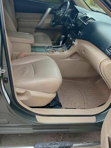 Зелений Тойота Хайлендер, об'ємом двигуна 3.46 л та пробігом 139 тис. км за 18600 $, фото 4 на Automoto.ua