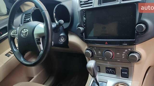 Зелений Тойота Хайлендер, об'ємом двигуна 3.46 л та пробігом 139 тис. км за 18600 $, фото 9 на Automoto.ua