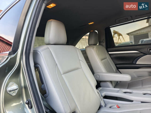 Зеленый Тойота Хайлендер, объемом двигателя 3.5 л и пробегом 123 тыс. км за 27999 $, фото 61 на Automoto.ua