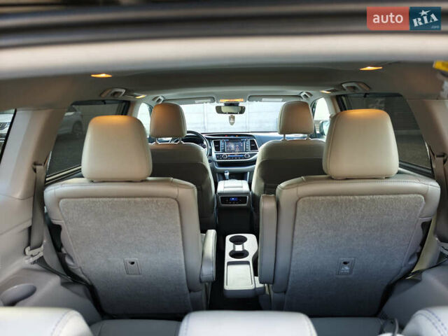 Зеленый Тойота Хайлендер, объемом двигателя 3.5 л и пробегом 123 тыс. км за 27999 $, фото 57 на Automoto.ua