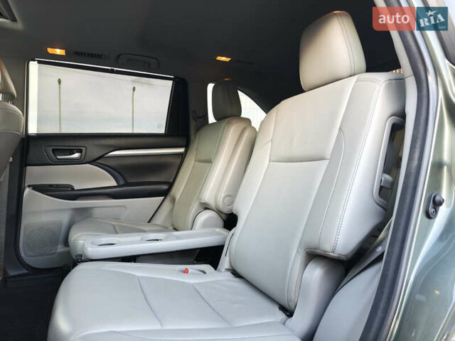 Зеленый Тойота Хайлендер, объемом двигателя 3.5 л и пробегом 123 тыс. км за 27999 $, фото 52 на Automoto.ua