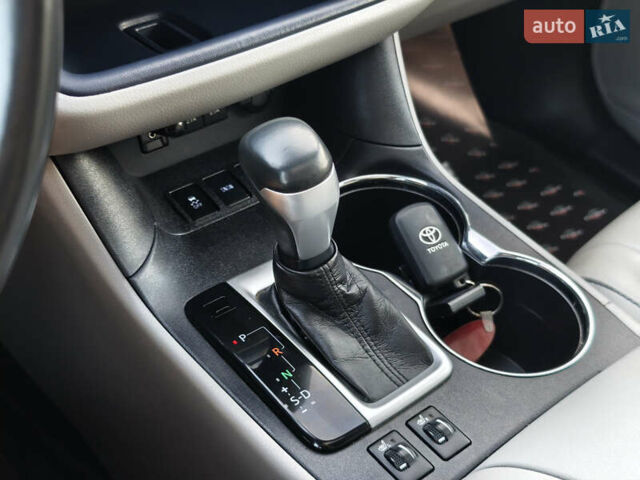 Зеленый Тойота Хайлендер, объемом двигателя 3.5 л и пробегом 123 тыс. км за 27999 $, фото 45 на Automoto.ua