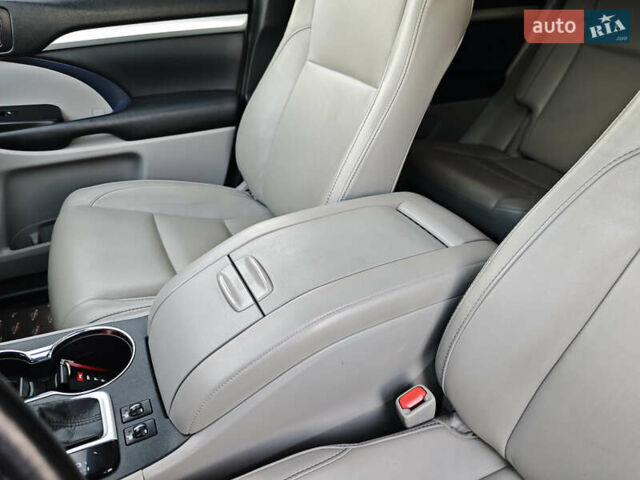 Зеленый Тойота Хайлендер, объемом двигателя 3.5 л и пробегом 123 тыс. км за 27999 $, фото 26 на Automoto.ua