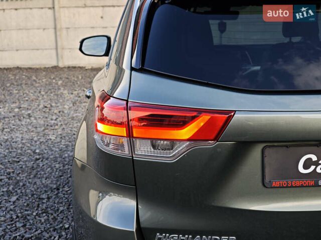 Зеленый Тойота Хайлендер, объемом двигателя 3.5 л и пробегом 123 тыс. км за 27999 $, фото 16 на Automoto.ua