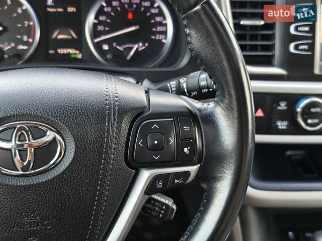 Зеленый Тойота Хайлендер, объемом двигателя 3.5 л и пробегом 123 тыс. км за 27999 $, фото 32 на Automoto.ua