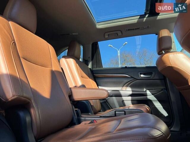 Зеленый Тойота Хайлендер, объемом двигателя 3.46 л и пробегом 46 тыс. км за 37000 $, фото 10 на Automoto.ua