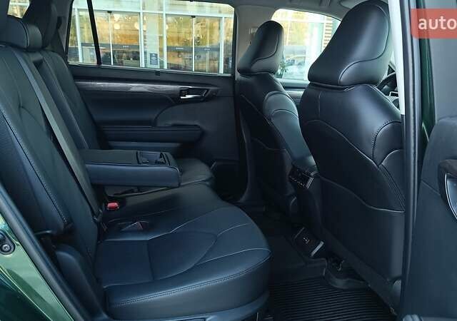 Зеленый Тойота Хайлендер, объемом двигателя 2.49 л и пробегом 4 тыс. км за 61192 $, фото 6 на Automoto.ua