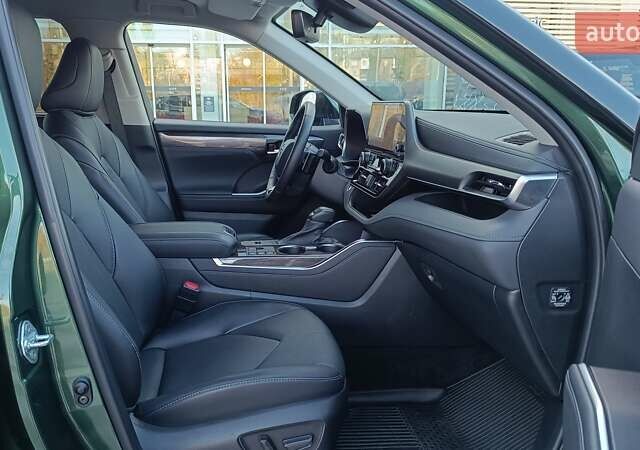 Зеленый Тойота Хайлендер, объемом двигателя 2.49 л и пробегом 4 тыс. км за 61192 $, фото 5 на Automoto.ua