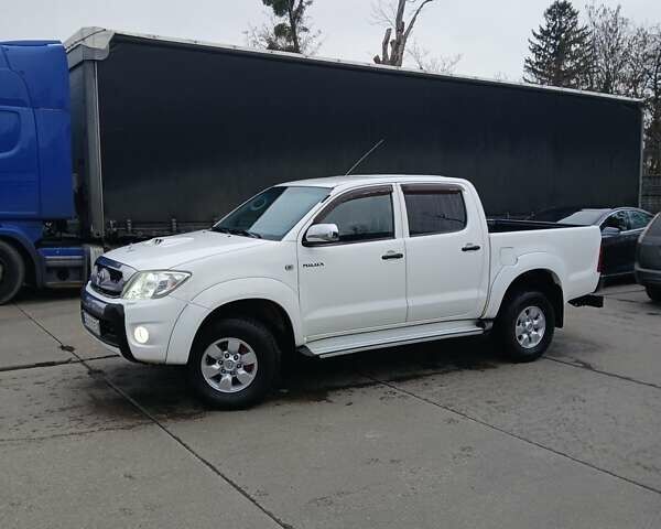 Білий Тойота Хайлюкс, об'ємом двигуна 2.5 л та пробігом 231 тис. км за 17500 $, фото 14 на Automoto.ua