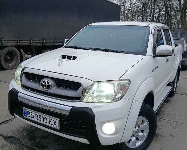 Білий Тойота Хайлюкс, об'ємом двигуна 2.5 л та пробігом 231 тис. км за 17500 $, фото 17 на Automoto.ua