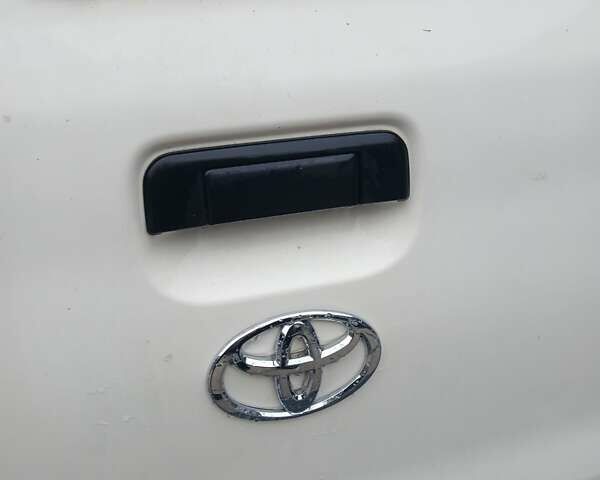 Білий Тойота Хайлюкс, об'ємом двигуна 2.5 л та пробігом 231 тис. км за 17500 $, фото 21 на Automoto.ua