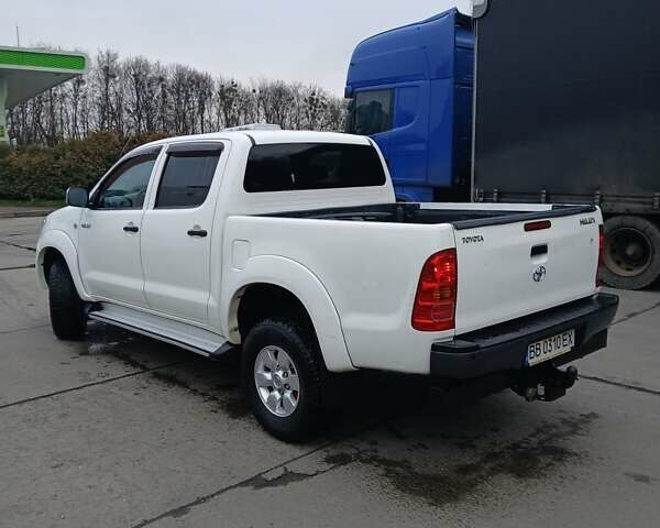 Білий Тойота Хайлюкс, об'ємом двигуна 2.5 л та пробігом 231 тис. км за 17500 $, фото 1 на Automoto.ua