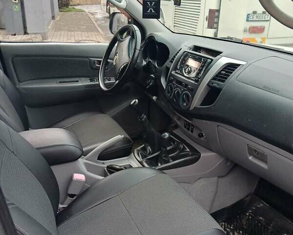 Білий Тойота Хайлюкс, об'ємом двигуна 2.5 л та пробігом 231 тис. км за 17500 $, фото 20 на Automoto.ua