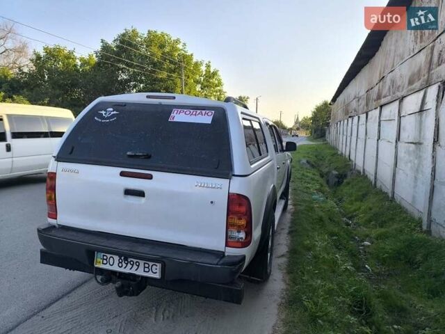 Белый Тойота Хайлюкс, объемом двигателя 2.5 л и пробегом 223 тыс. км за 21000 $, фото 1 на Automoto.ua