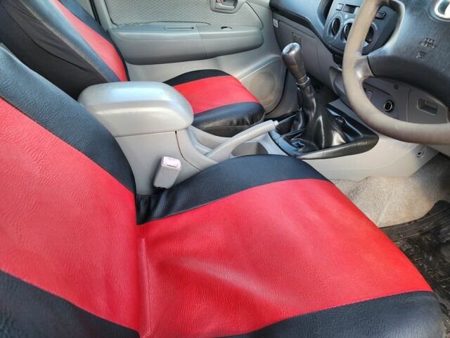 Белый Тойота Хайлюкс, объемом двигателя 2.5 л и пробегом 166 тыс. км за 8100 $, фото 12 на Automoto.ua