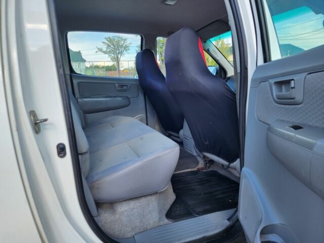 Белый Тойота Хайлюкс, объемом двигателя 2.5 л и пробегом 166 тыс. км за 8100 $, фото 16 на Automoto.ua