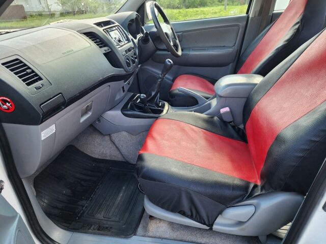 Белый Тойота Хайлюкс, объемом двигателя 2.5 л и пробегом 166 тыс. км за 8100 $, фото 14 на Automoto.ua