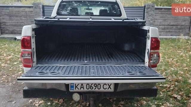 Тойота Хайлюкс 2012 в Андрушевке на Automoto.ua Белый Тойота Хайлюкс, объемом двигателя 3 л и пробегом 223 тыс. км за 20900 $, фото 9 на Automoto.ua