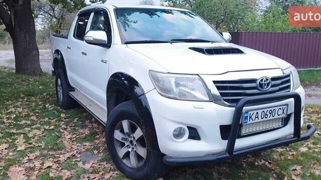Тойота Хайлюкс 2012 в Андрушевке на Automoto.ua Белый Тойота Хайлюкс, объемом двигателя 3 л и пробегом 223 тыс. км за 20900 $, фото 2 на Automoto.ua