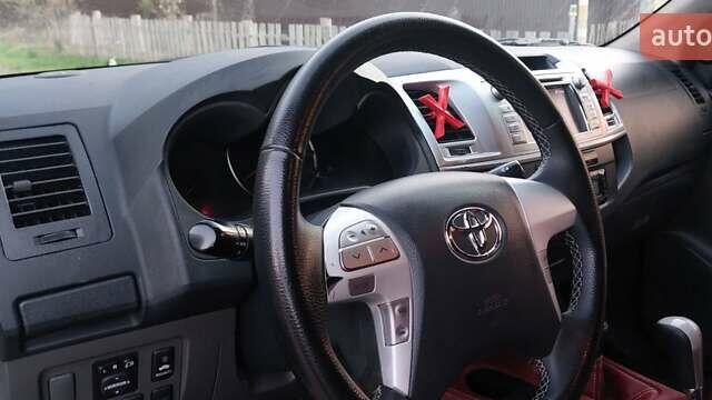 Белый Тойота Хайлюкс, объемом двигателя 0 л и пробегом 220 тыс. км за 18500 $, фото 16 на Automoto.ua