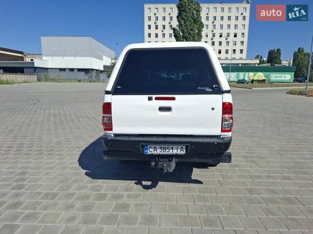 Белый Тойота Хайлюкс, объемом двигателя 2.5 л и пробегом 146 тыс. км за 25500 $, фото 3 на Automoto.ua