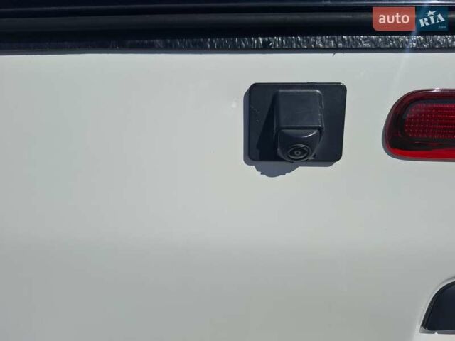 Белый Тойота Хайлюкс, объемом двигателя 2.5 л и пробегом 146 тыс. км за 25500 $, фото 18 на Automoto.ua