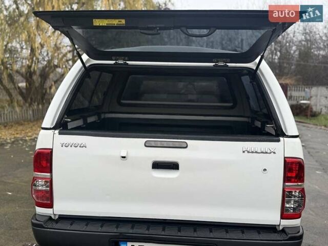 Белый Тойота Хайлюкс, объемом двигателя 2.5 л и пробегом 260 тыс. км за 20000 $, фото 10 на Automoto.ua