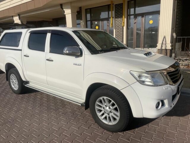 Белый Тойота Хайлюкс, объемом двигателя 3 л и пробегом 530 тыс. км за 22663 $, фото 5 на Automoto.ua