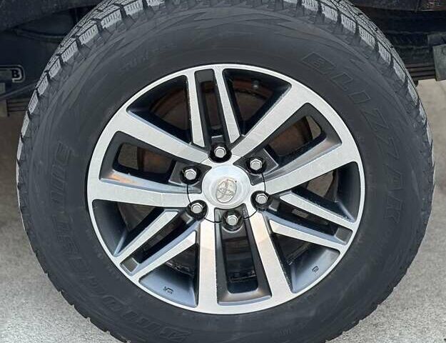 Тойота Хайлюкс 2016 в Сарнах на Automoto.ua Белый Тойота Хайлюкс, объемом двигателя 2.8 л и пробегом 174 тыс. км за 31900 $, фото 69 на Automoto.ua