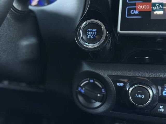 Тойота Хайлюкс 2016 в Сарнах на Automoto.ua Белый Тойота Хайлюкс, объемом двигателя 2.8 л и пробегом 174 тыс. км за 31900 $, фото 53 на Automoto.ua