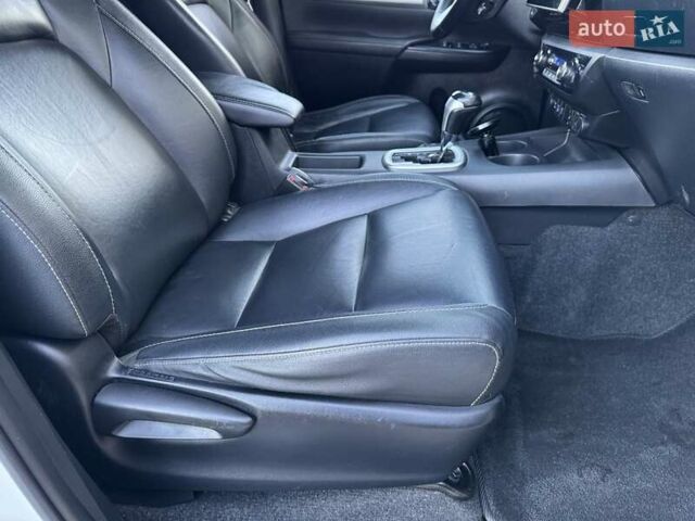 Тойота Хайлюкс 2016 в Сарнах на Automoto.ua Белый Тойота Хайлюкс, объемом двигателя 2.8 л и пробегом 174 тыс. км за 31900 $, фото 52 на Automoto.ua