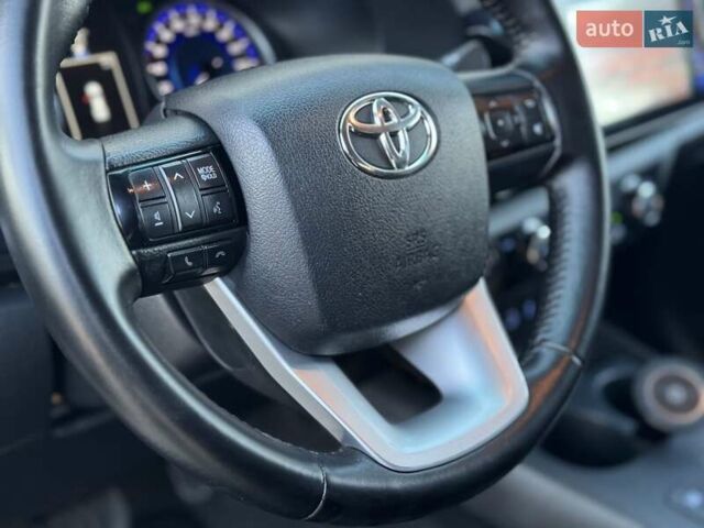 Тойота Хайлюкс 2016 в Сарнах на Automoto.ua Белый Тойота Хайлюкс, объемом двигателя 2.8 л и пробегом 174 тыс. км за 31900 $, фото 38 на Automoto.ua