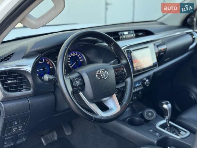 Тойота Хайлюкс 2016 в Сарнах на Automoto.ua Белый Тойота Хайлюкс, объемом двигателя 2.8 л и пробегом 174 тыс. км за 31900 $, фото 66 на Automoto.ua