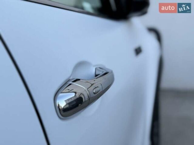 Тойота Хайлюкс 2016 в Сарнах на Automoto.ua Белый Тойота Хайлюкс, объемом двигателя 2.8 л и пробегом 174 тыс. км за 31900 $, фото 31 на Automoto.ua