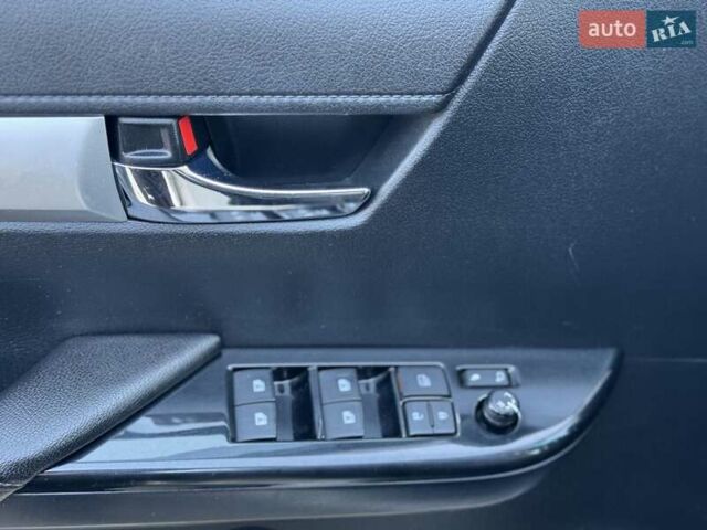 Тойота Хайлюкс 2016 в Сарнах на Automoto.ua Белый Тойота Хайлюкс, объемом двигателя 2.8 л и пробегом 174 тыс. км за 31900 $, фото 67 на Automoto.ua