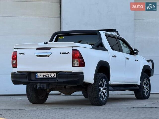 Тойота Хайлюкс 2016 в Сарнах на Automoto.ua Белый Тойота Хайлюкс, объемом двигателя 2.8 л и пробегом 174 тыс. км за 31900 $, фото 12 на Automoto.ua