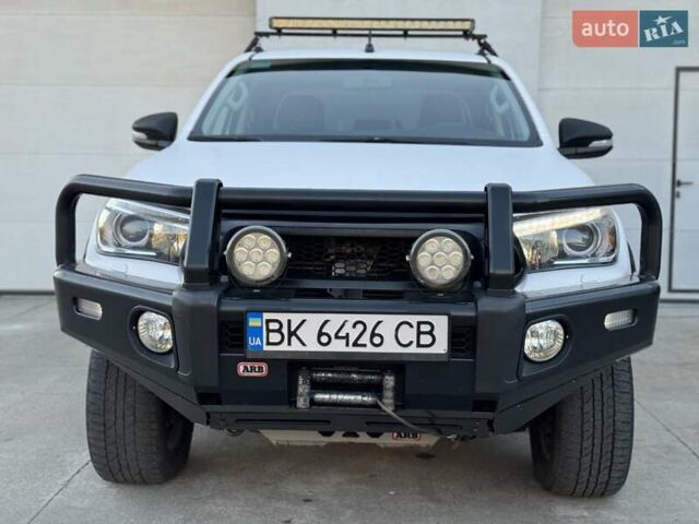 Тойота Хайлюкс 2016 в Сарнах на Automoto.ua Белый Тойота Хайлюкс, объемом двигателя 2.8 л и пробегом 174 тыс. км за 31900 $, фото 8 на Automoto.ua