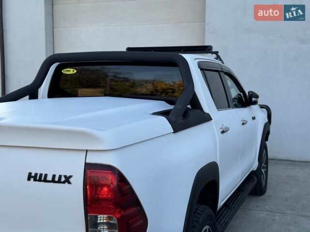 Тойота Хайлюкс 2016 в Сарнах на Automoto.ua Белый Тойота Хайлюкс, объемом двигателя 2.8 л и пробегом 174 тыс. км за 31900 $, фото 14 на Automoto.ua