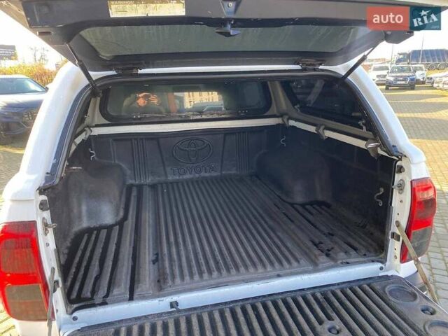 Білий Тойота Хайлюкс, об'ємом двигуна 2.76 л та пробігом 151 тис. км за 28800 $, фото 26 на Automoto.ua
