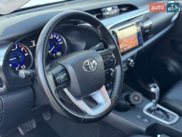 Тойота Хайлюкс 2016 в Сарнах на Automoto.ua Белый Тойота Хайлюкс, объемом двигателя 2.8 л и пробегом 174 тыс. км за 31900 $, фото 37 на Automoto.ua