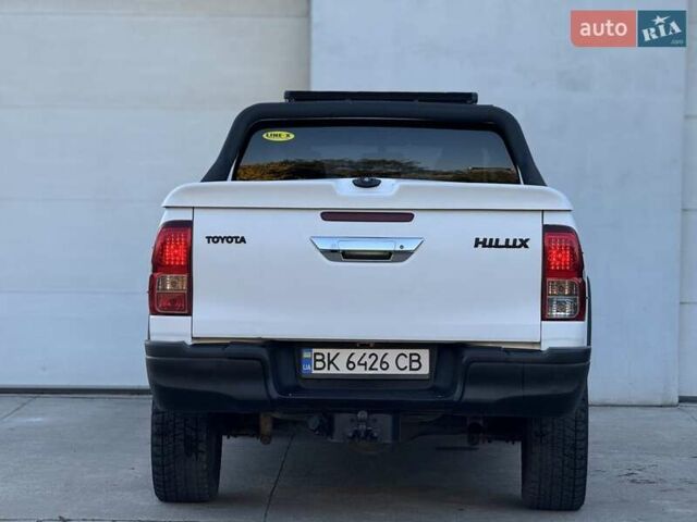 Тойота Хайлюкс 2016 в Сарнах на Automoto.ua Белый Тойота Хайлюкс, объемом двигателя 2.8 л и пробегом 174 тыс. км за 31900 $, фото 17 на Automoto.ua
