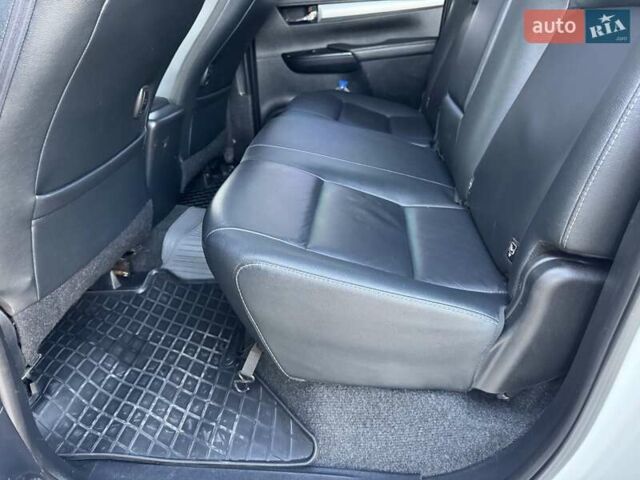 Тойота Хайлюкс 2016 в Сарнах на Automoto.ua Белый Тойота Хайлюкс, объемом двигателя 2.8 л и пробегом 174 тыс. км за 31900 $, фото 46 на Automoto.ua